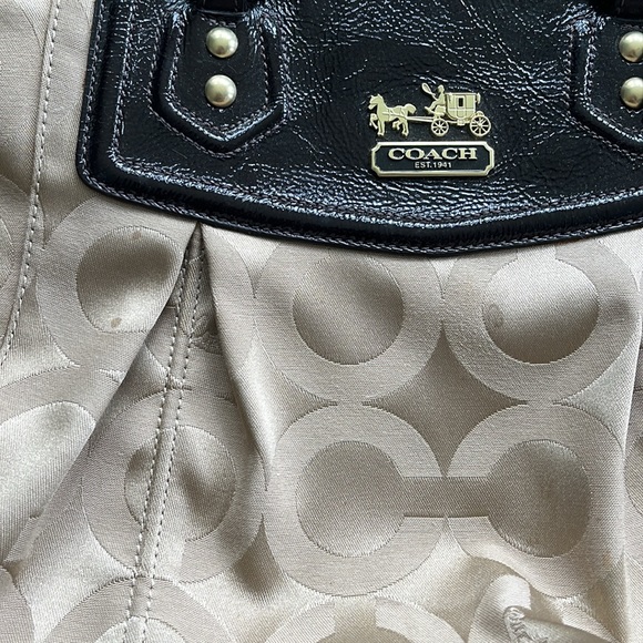 Coach Bag - Picture 3 of 4